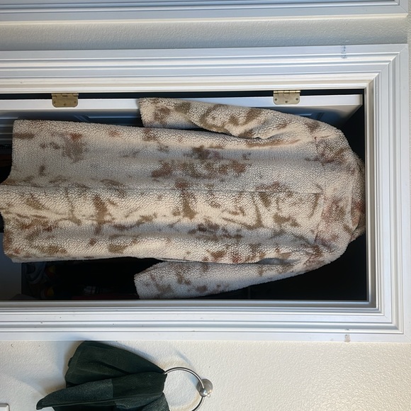 Lululemon Knee length winter coat - NEVER WORN - Picture 5 of 9